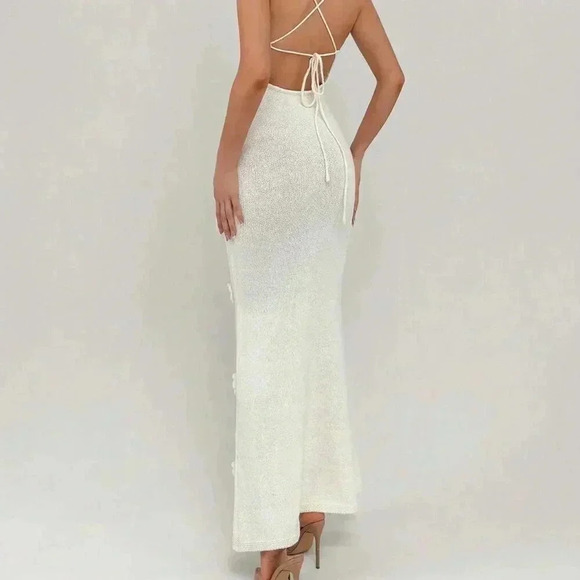 Beige Elegant Women's Backless Knit Dress With Tailored Flowers - Picture 5 of 5